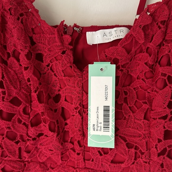 ASTR The Label NWT Red Lace A-Line Midi Dress - Picture 5 of 9